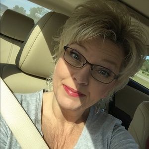 Meet your Posher, Ramona